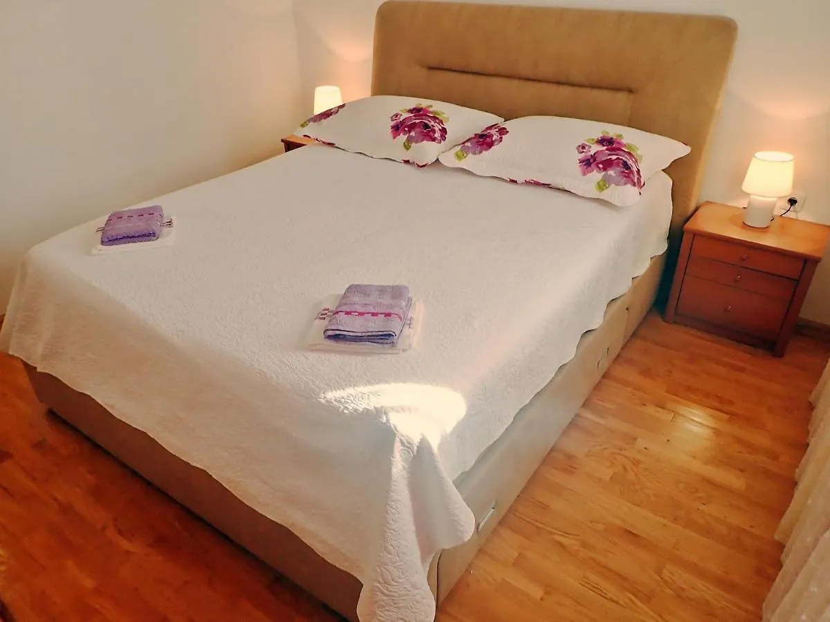 Apartment In Rovanjska, Comfortable And Close To The Beach Jasenice