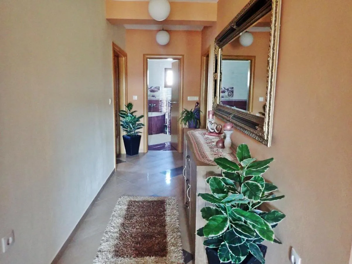 Apartment In Rovanjska, Comfortable And Close To The Beach Jasenice  0*, Jasenice (Zadar)