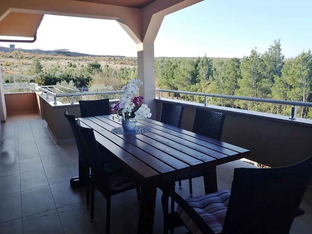 Apartment In Rovanjska, Comfortable And Close To The Beach Jasenice  Jasenice (Zadar)