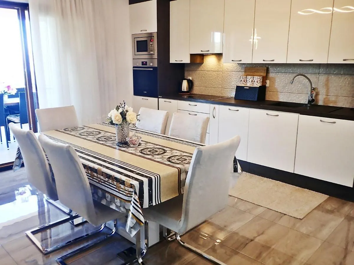 Apartment In Rovanjska, Comfortable And Close To The Beach Jasenice